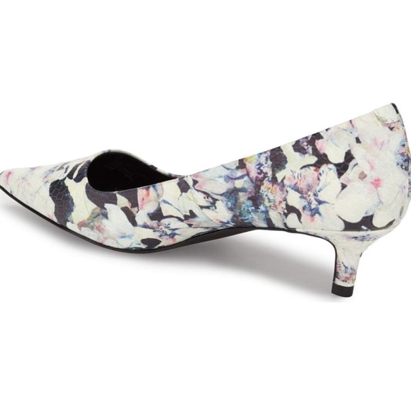 Charles David Kitten Heel - Picture 2 of 6